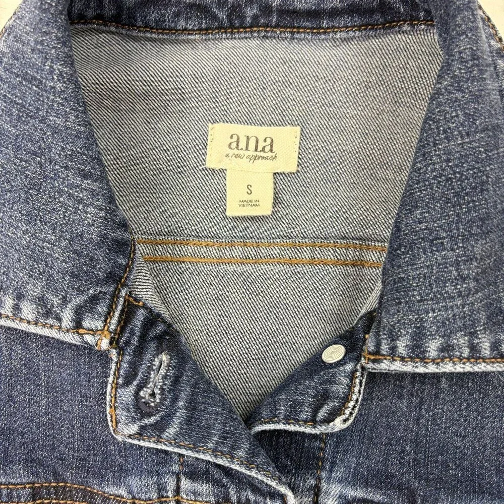 A.N.A Women’s Blue Denim Jean Jacket Size Small Stretch Classic Button Up